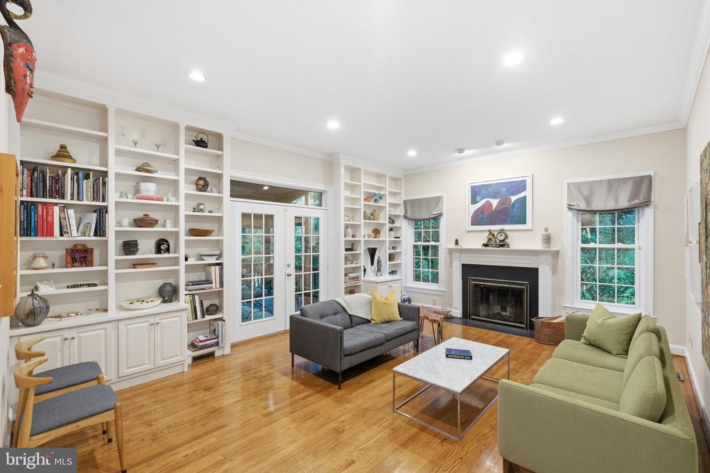 3705 LINDA LANE
