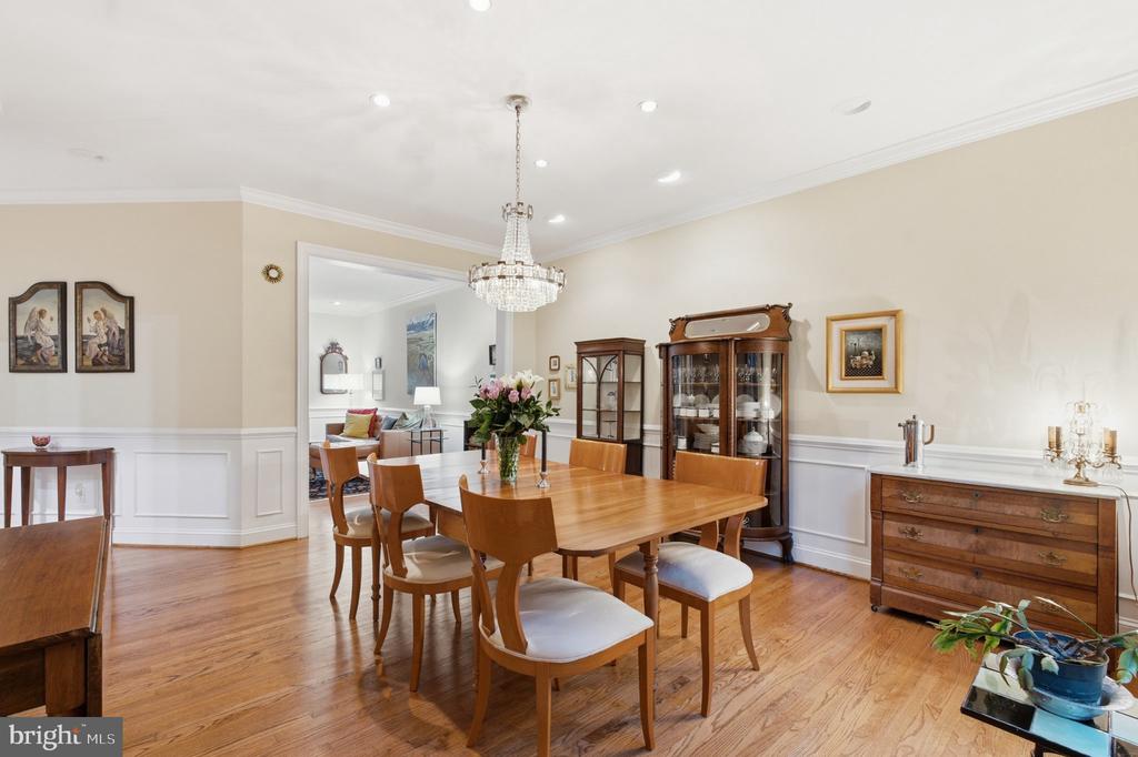 3705 LINDA LANE