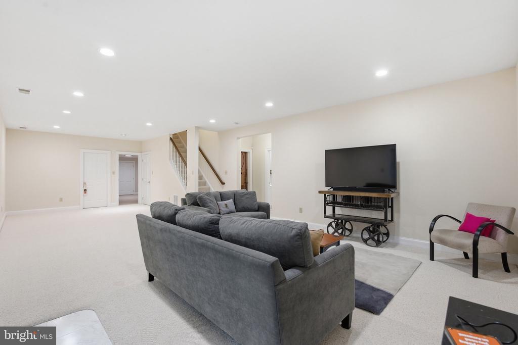 3705 LINDA LANE
