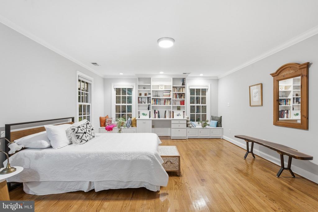 3705 LINDA LANE
