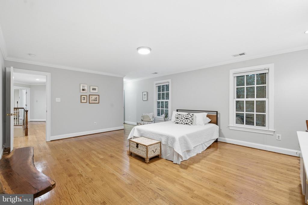 3705 LINDA LANE