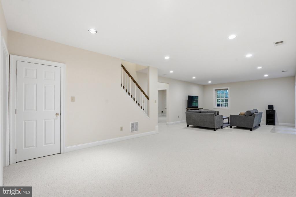 3705 LINDA LANE