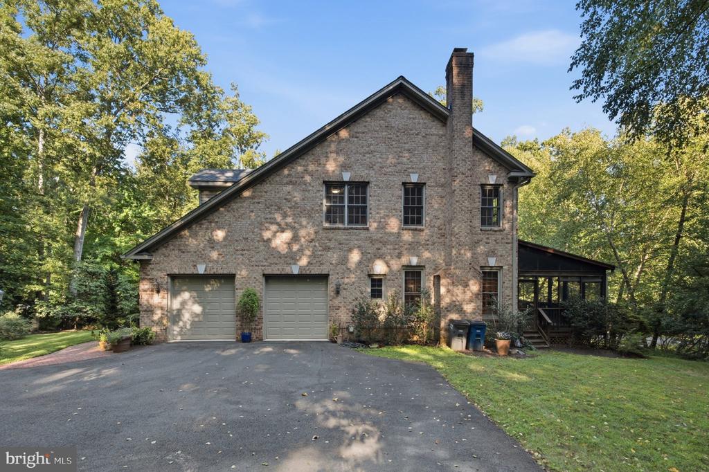 3705 LINDA LANE