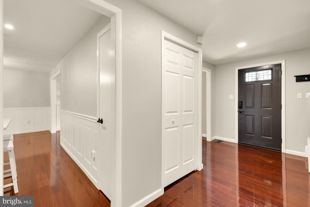 7945 FREEHOLLOW DRIVE