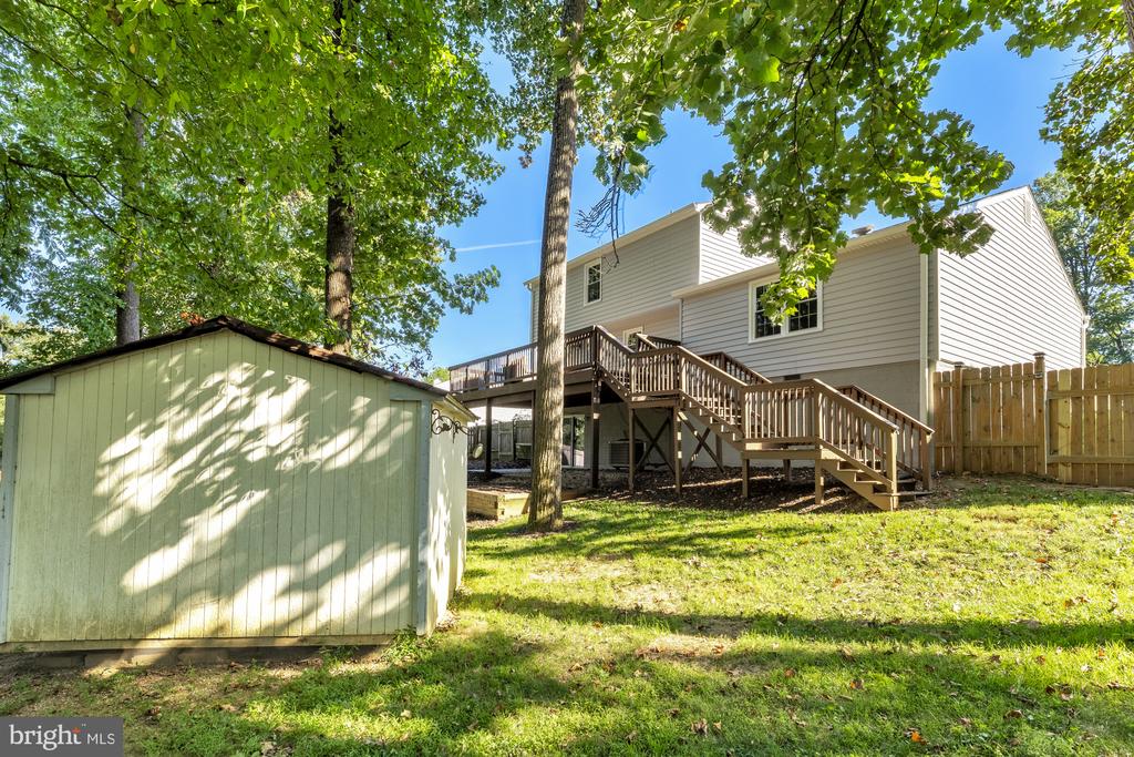 7945 FREEHOLLOW DRIVE