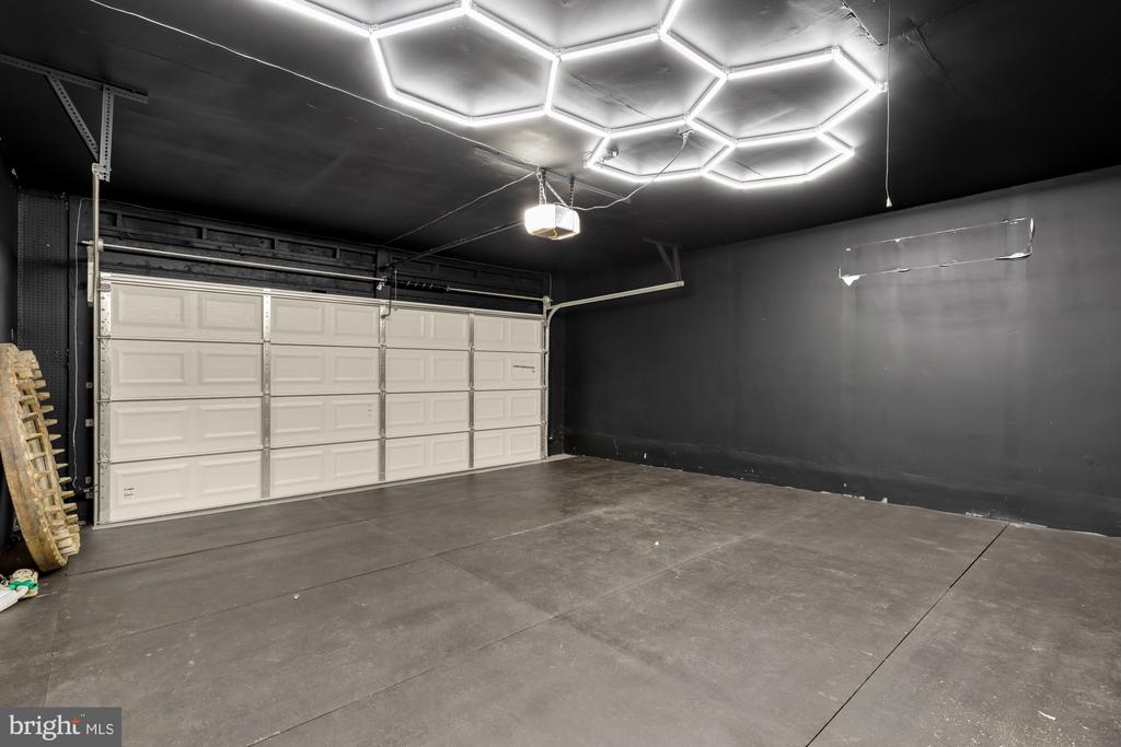 7945 FREEHOLLOW DRIVE