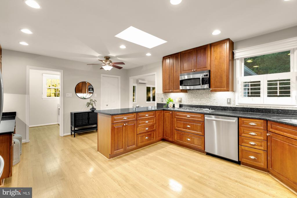 9818 FLINTRIDGE COURT