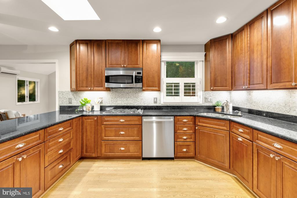 9818 FLINTRIDGE COURT