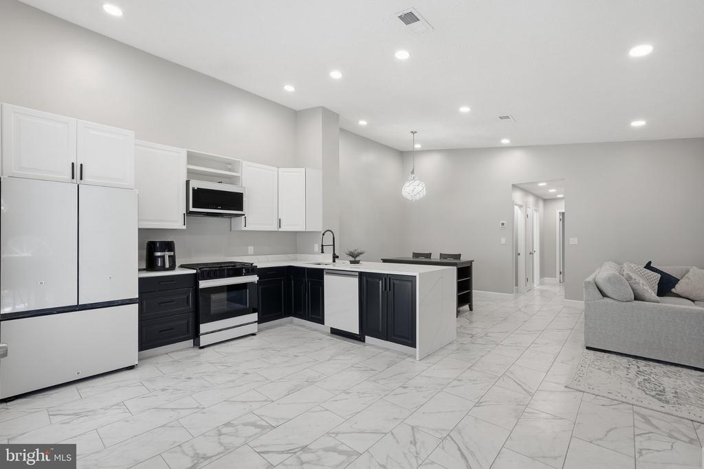 7753 WILLOW POINT DRIVE Unit: 7753