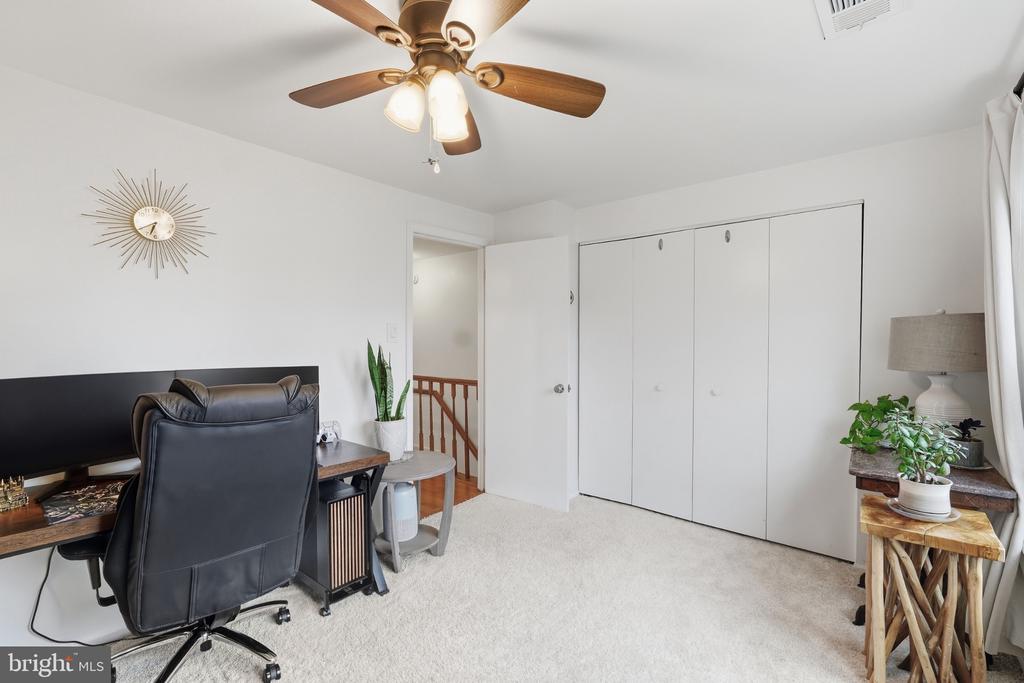 6917 CHISWICK LANE