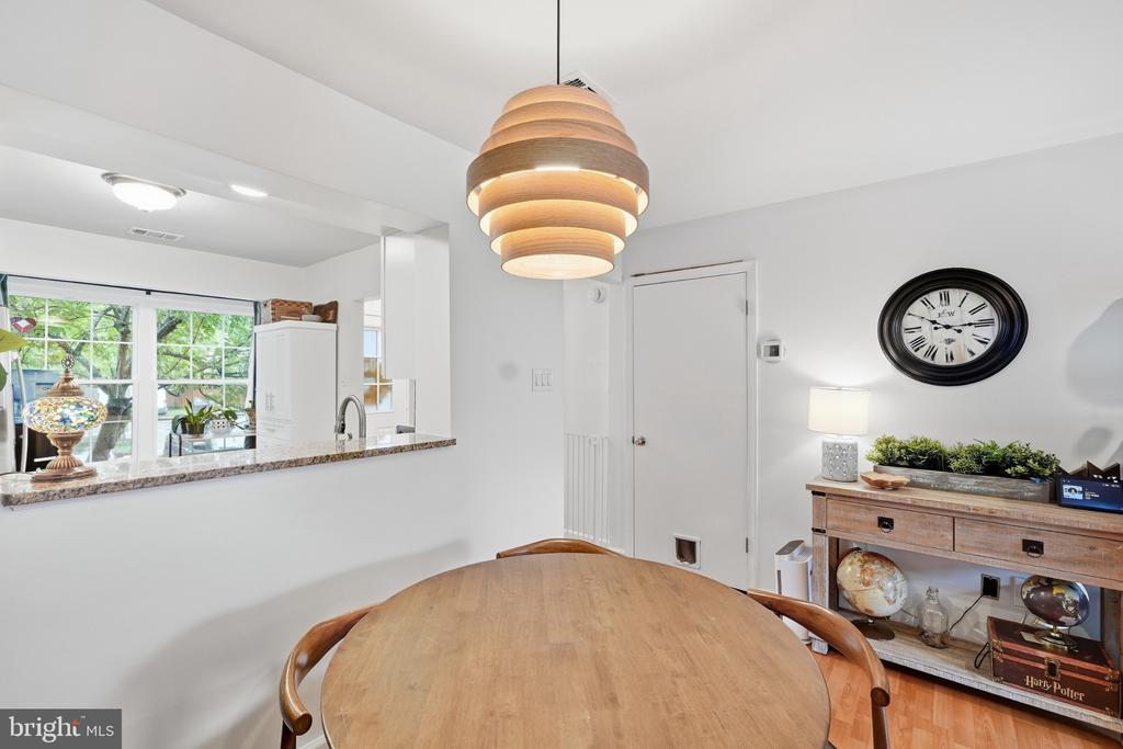 6917 CHISWICK LANE