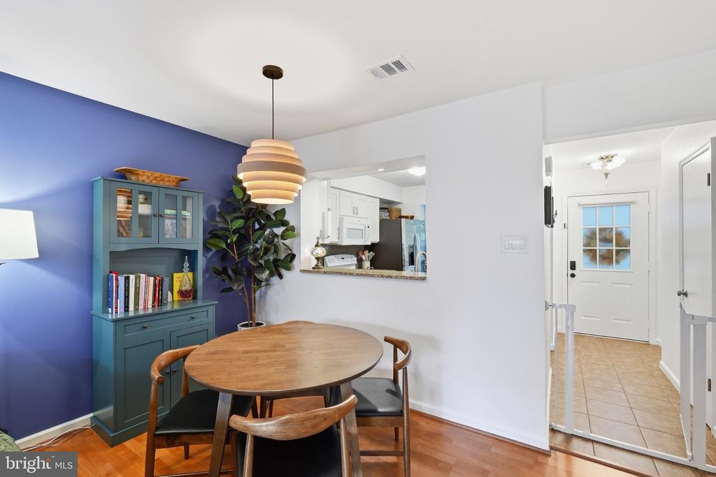 6917 CHISWICK LANE