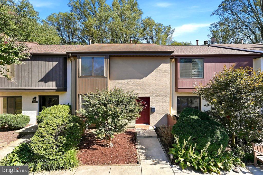 2053 GOLF COURSE DRIVE
