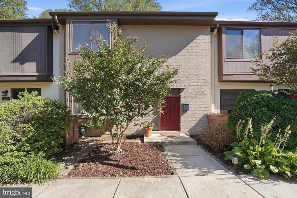 2053 GOLF COURSE DRIVE