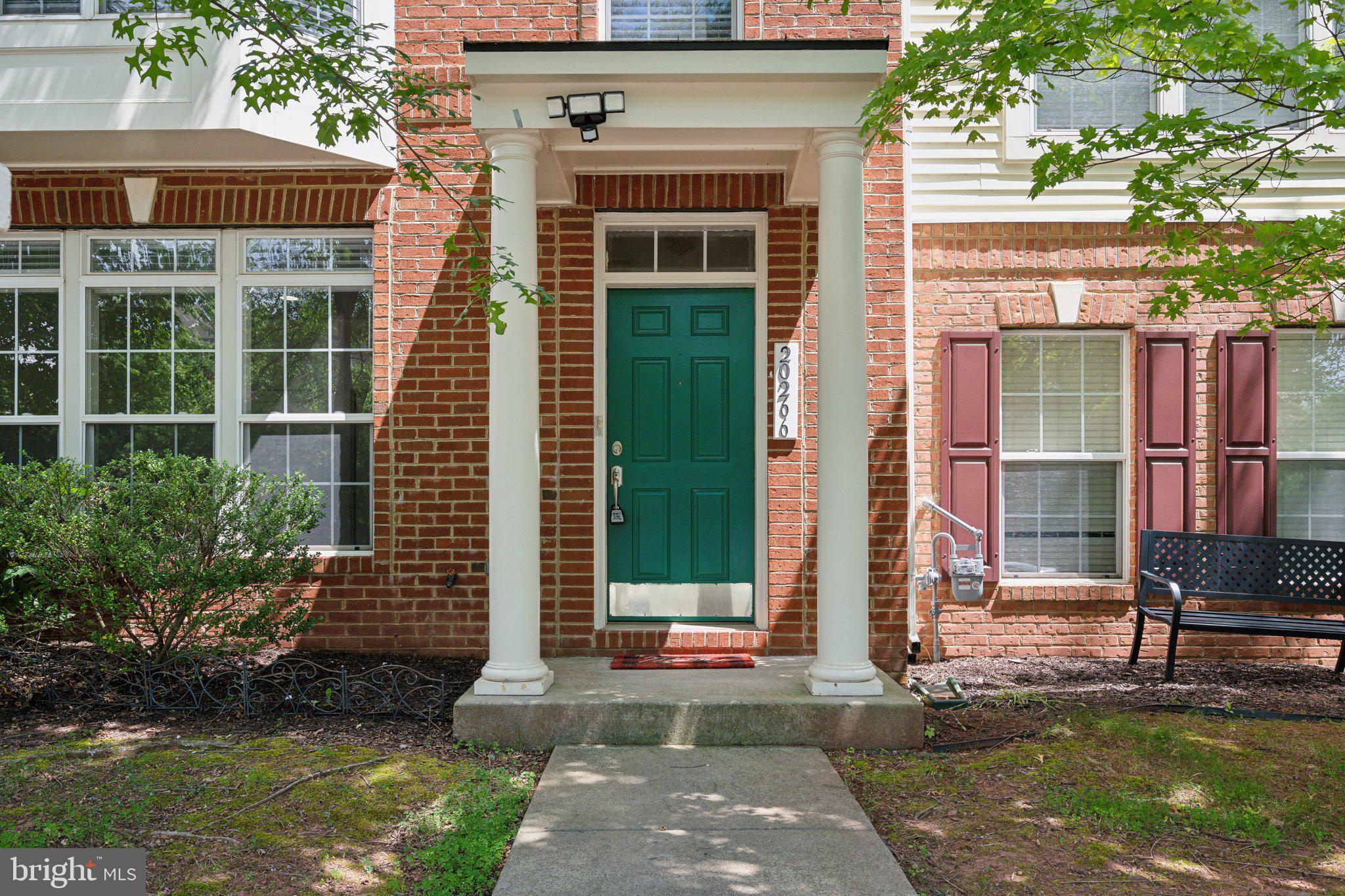 20266 SENECA SQUARE