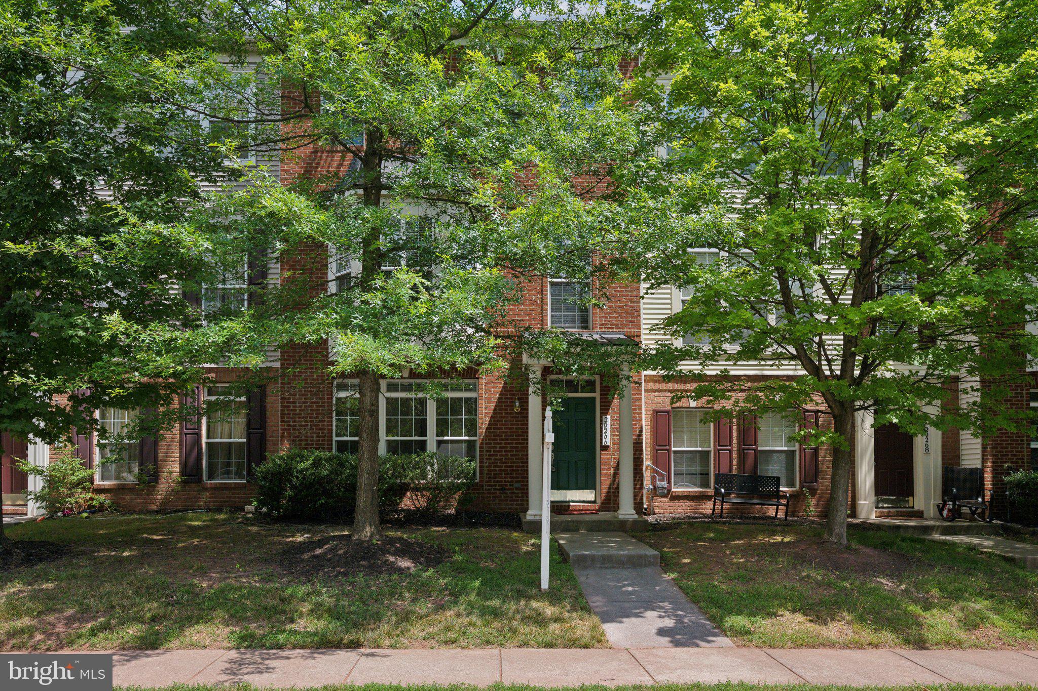20266 SENECA SQUARE