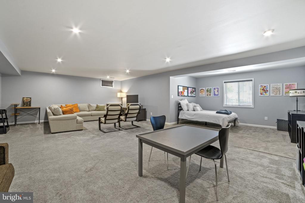 24687 BLACK WILLOW DRIVE