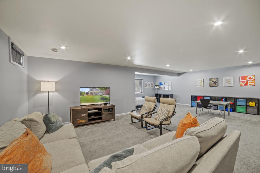 24687 BLACK WILLOW DRIVE