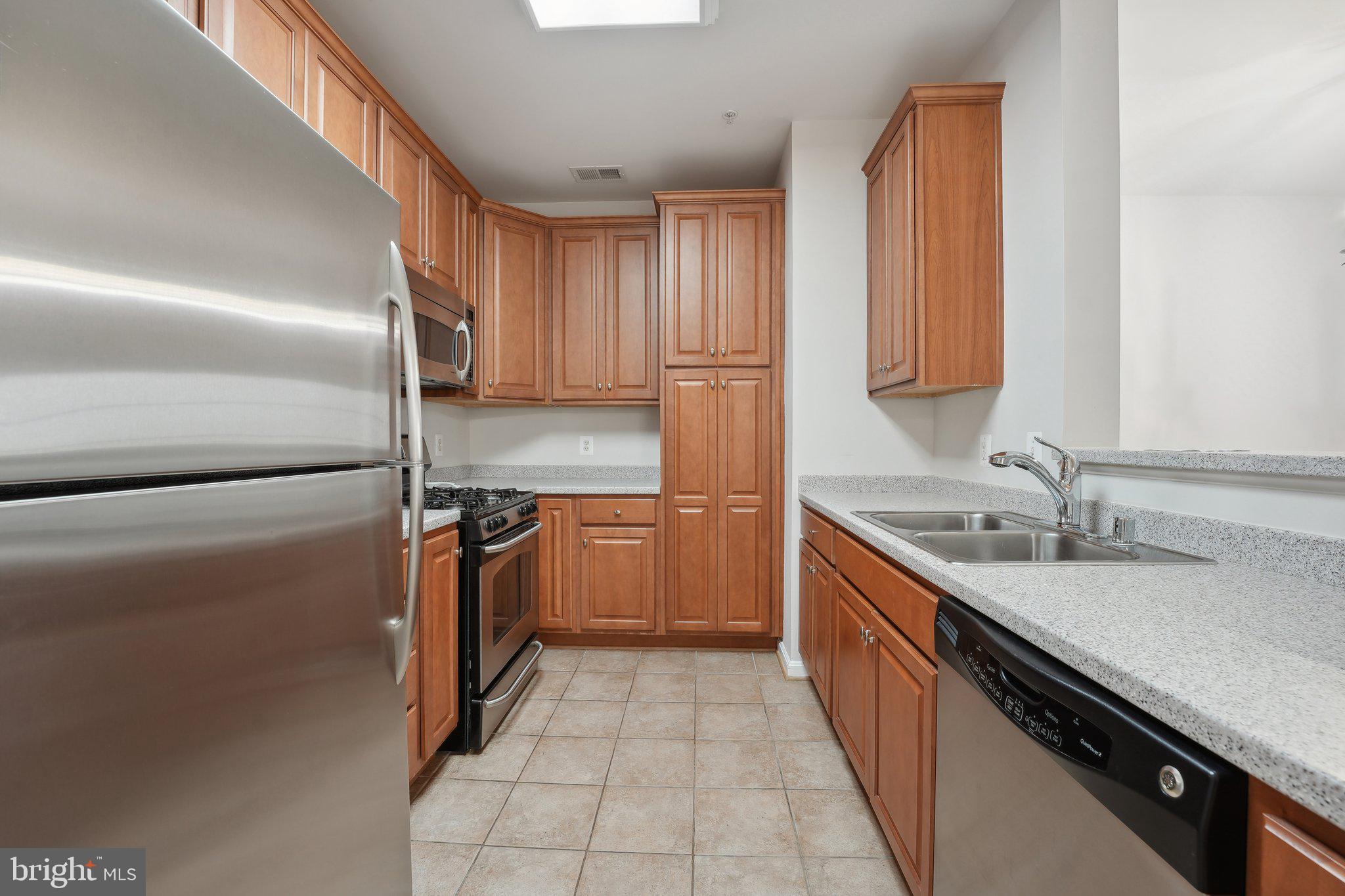 21216 MCFADDEN SQUARE 206