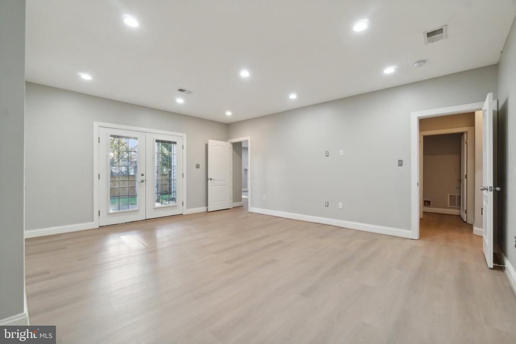 19044 CRIMSON CLOVER TERRACE