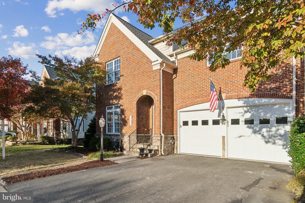 19044 CRIMSON CLOVER TERRACE