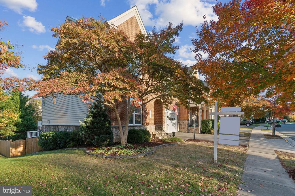 19044 CRIMSON CLOVER TERRACE