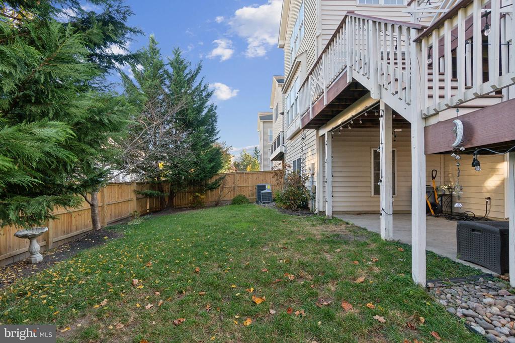 19044 CRIMSON CLOVER TERRACE