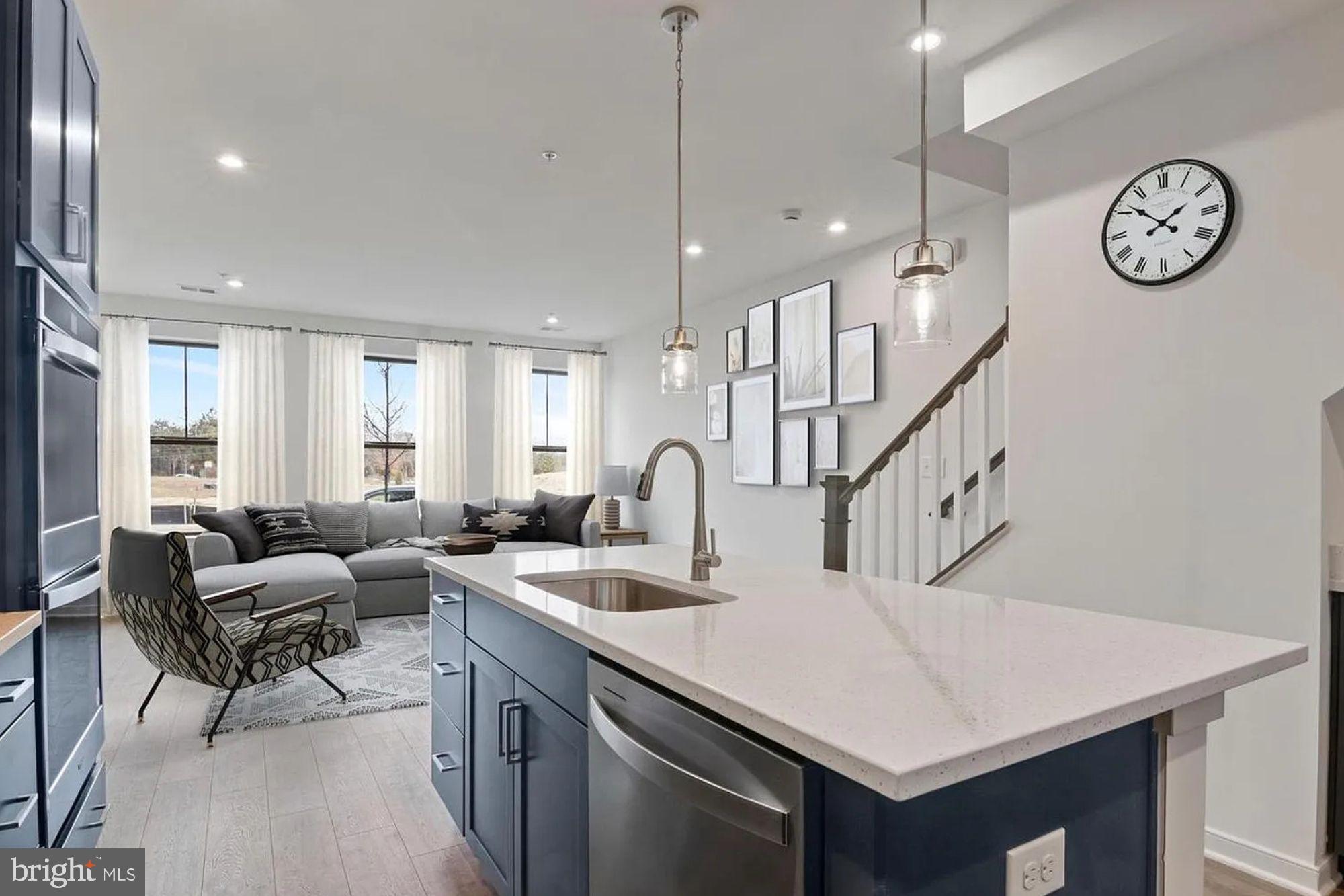 20927 BLUEBIRD SQUARE