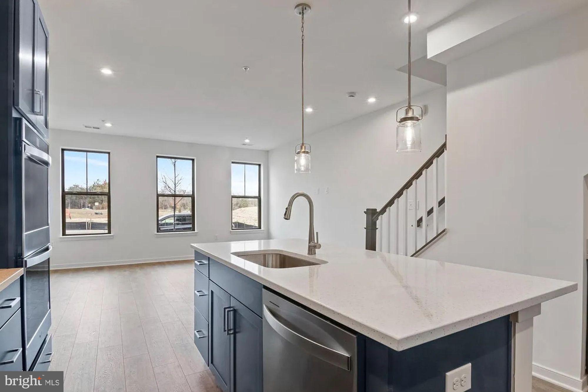 20927 BLUEBIRD SQUARE