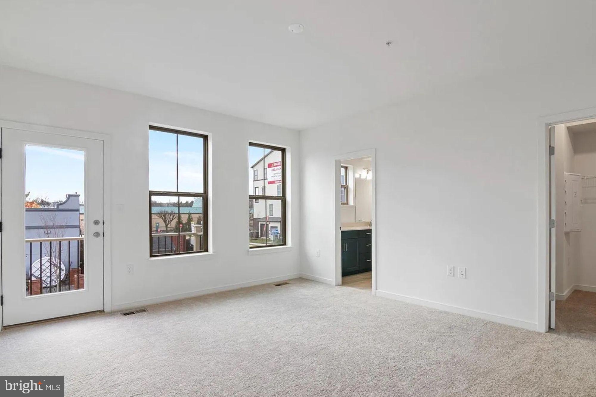 20927 BLUEBIRD SQUARE