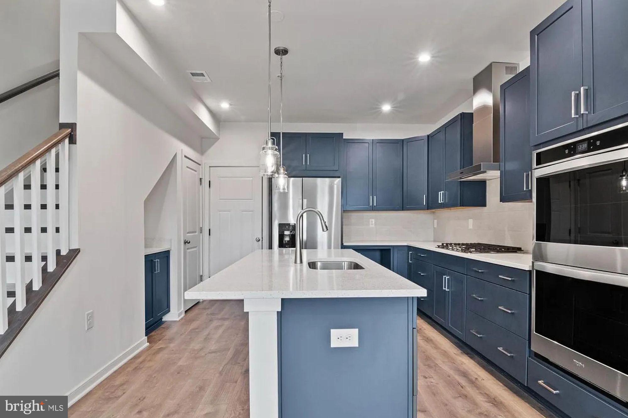 20927 BLUEBIRD SQUARE