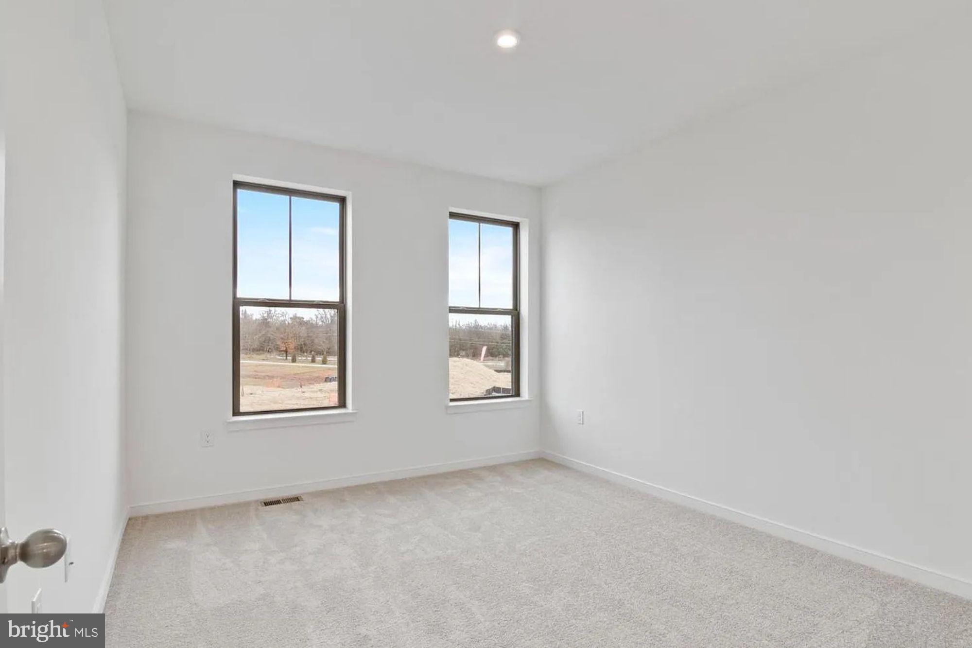 20927 BLUEBIRD SQUARE