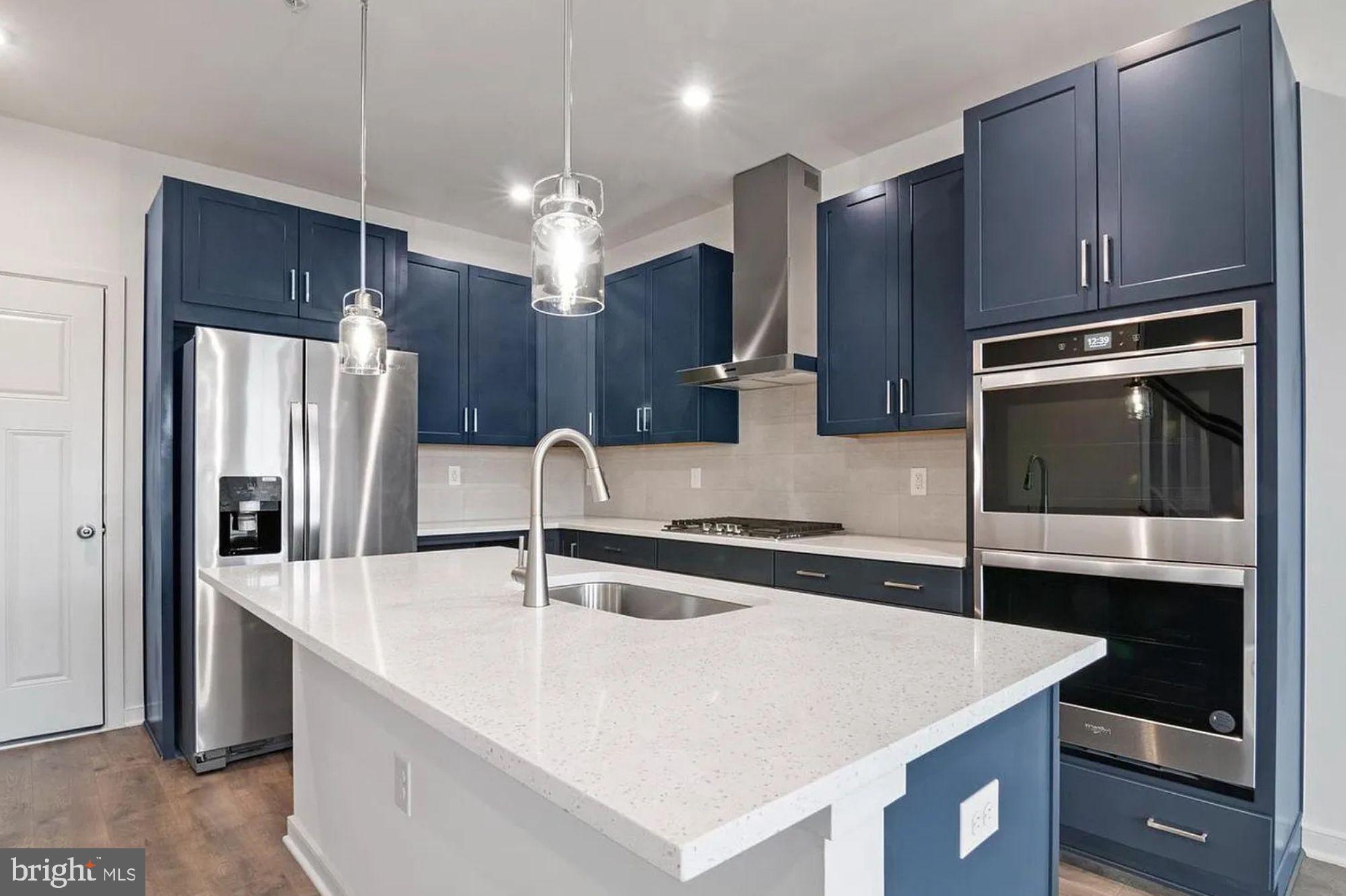 20927 BLUEBIRD SQUARE