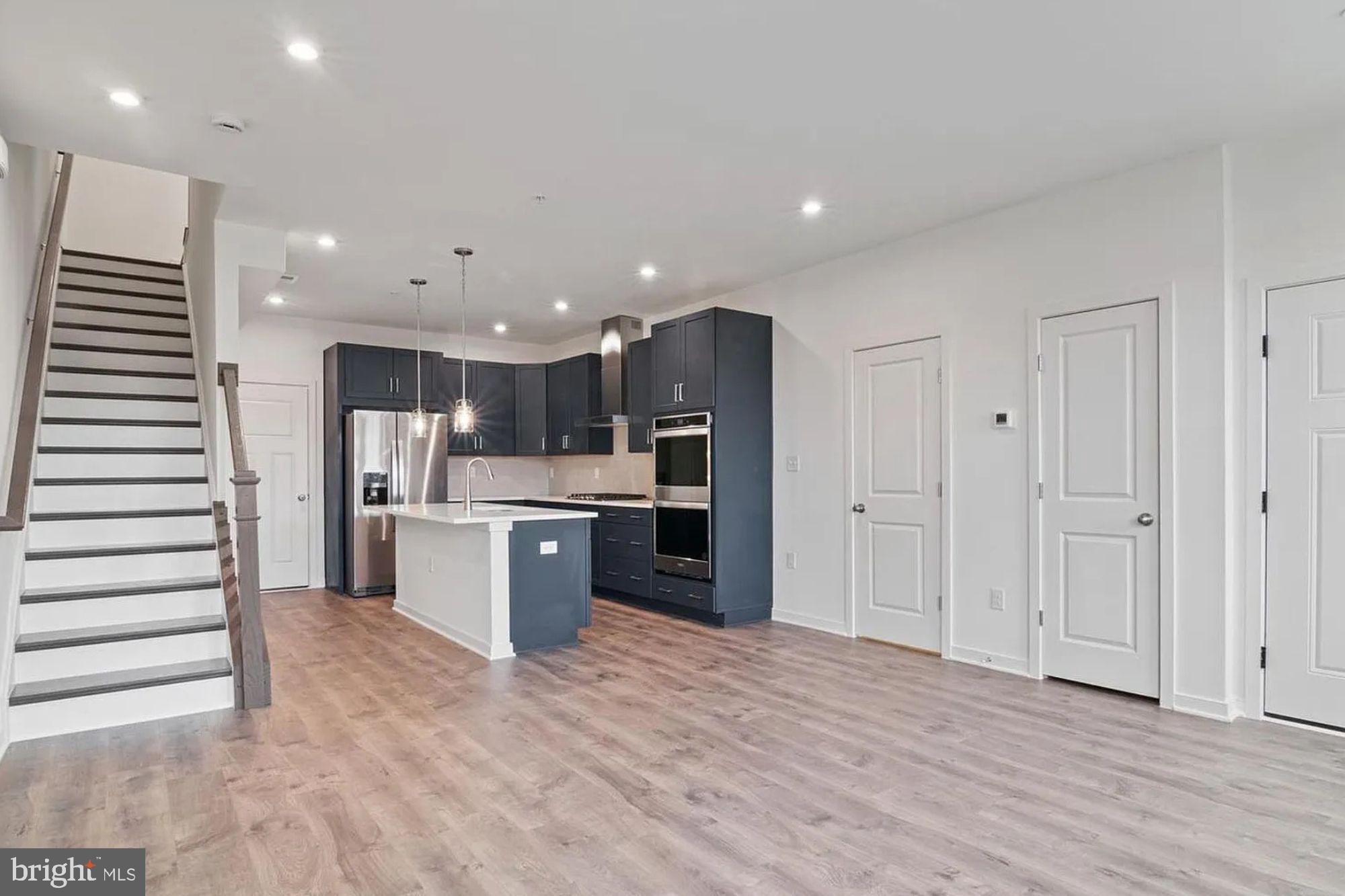 20927 BLUEBIRD SQUARE