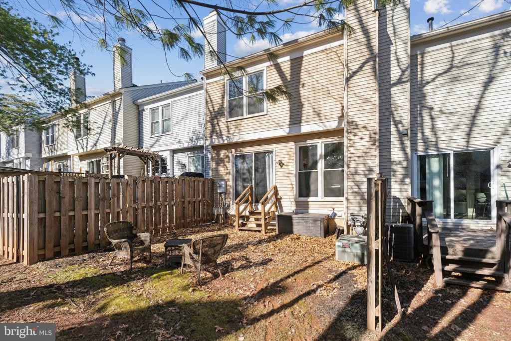 43854 LABURNUM SQUARE