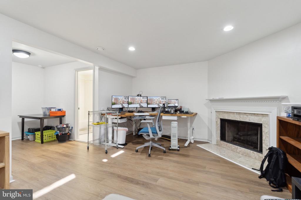 43854 LABURNUM SQUARE