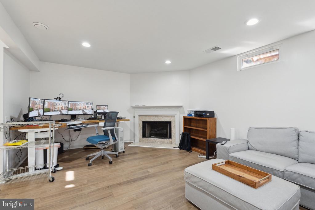 43854 LABURNUM SQUARE