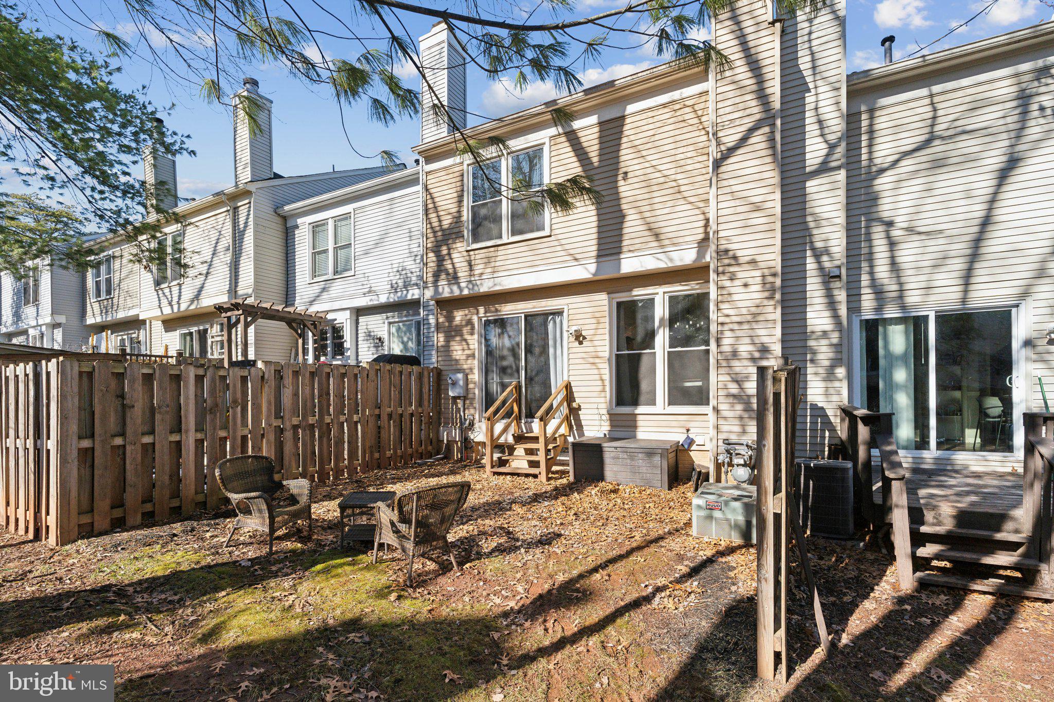 43854 LABURNUM SQUARE