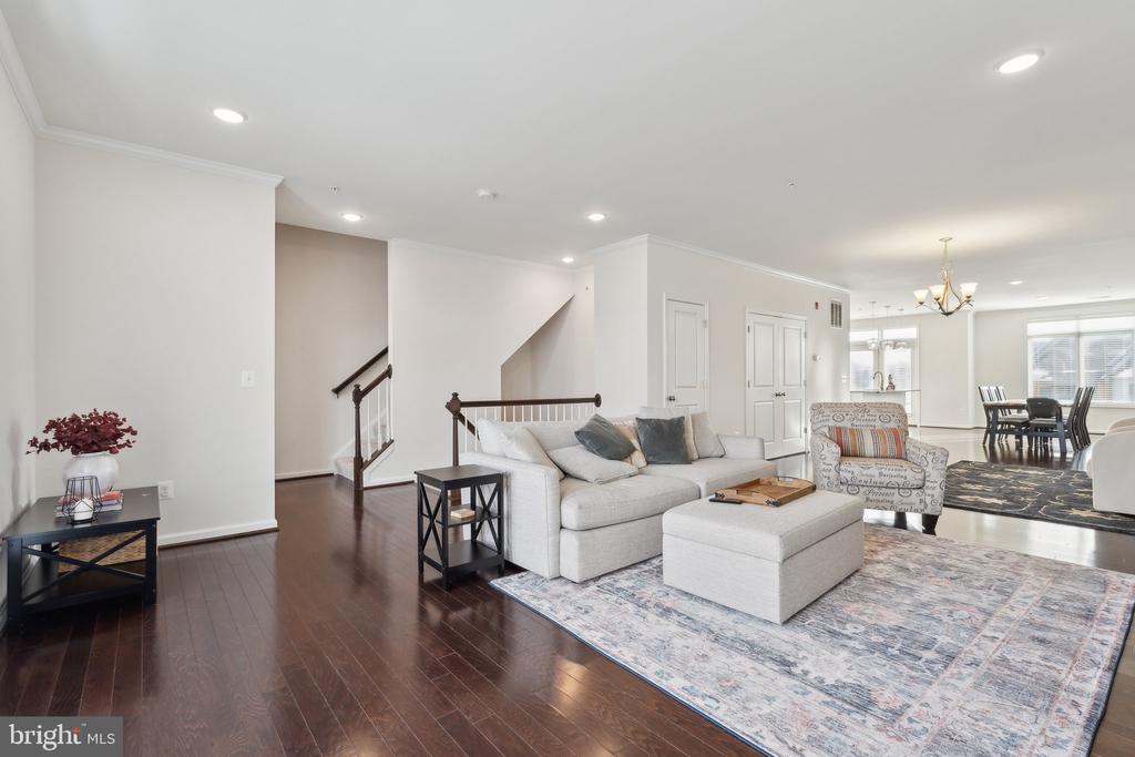 1514 RIBBON LIMESTONE TERRACE SE