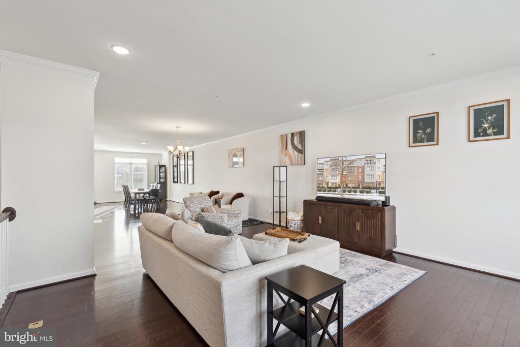 1514 RIBBON LIMESTONE TERRACE SE