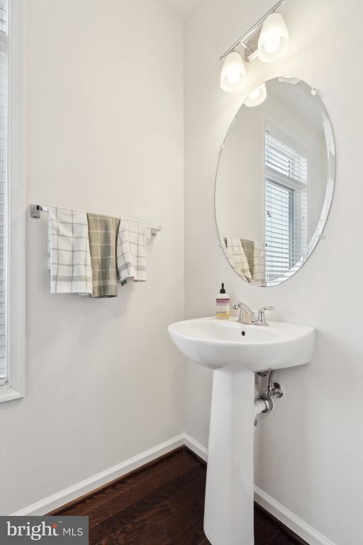 1514 RIBBON LIMESTONE TERRACE SE