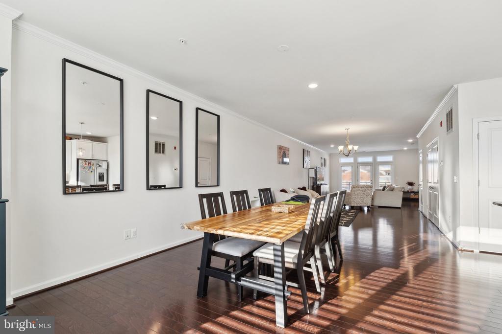 1514 RIBBON LIMESTONE TERRACE SE