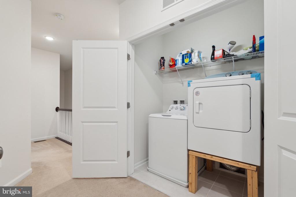 1514 RIBBON LIMESTONE TERRACE SE