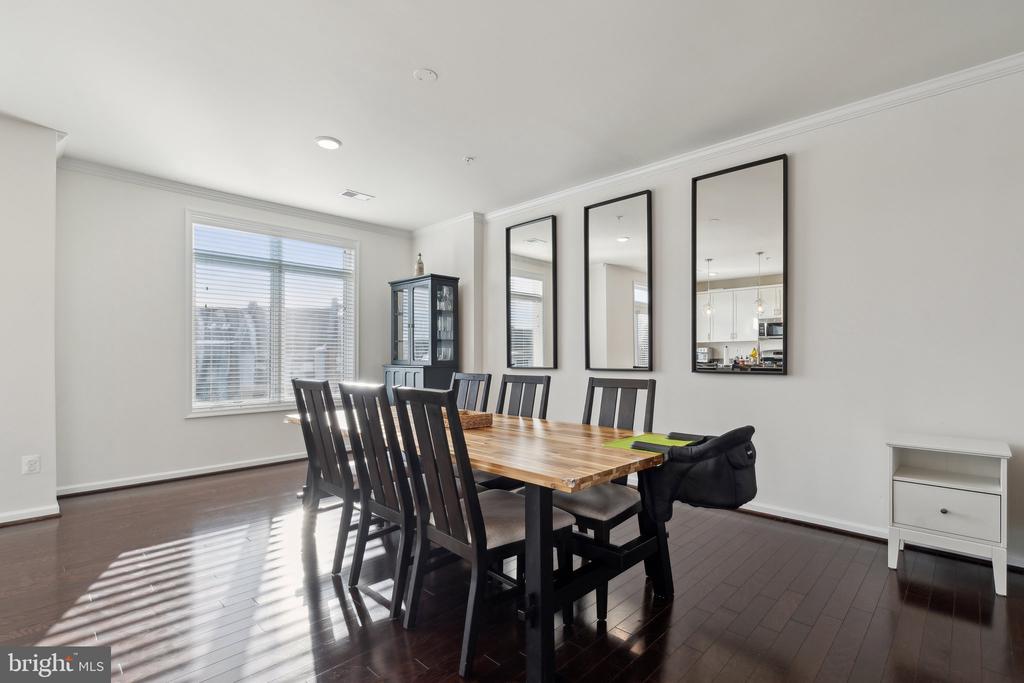1514 RIBBON LIMESTONE TERRACE SE