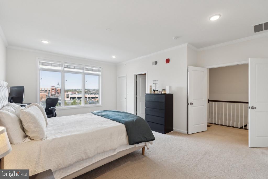 1514 RIBBON LIMESTONE TERRACE SE