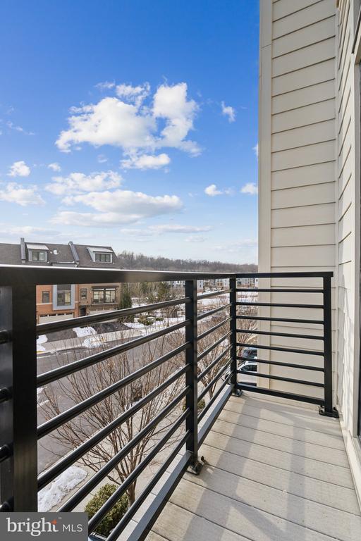 1514 RIBBON LIMESTONE TERRACE SE