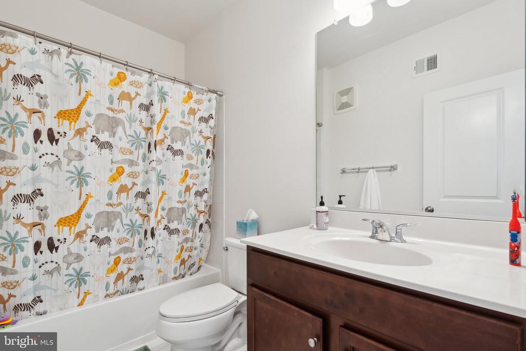 1514 RIBBON LIMESTONE TERRACE SE