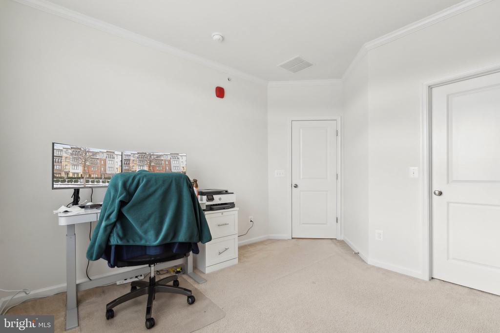 1514 RIBBON LIMESTONE TERRACE SE
