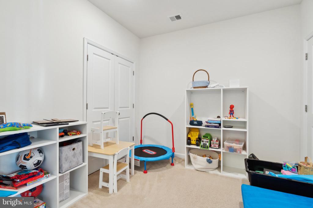 1514 RIBBON LIMESTONE TERRACE SE