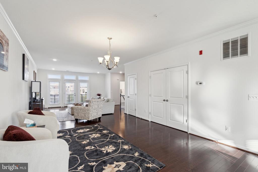 1514 RIBBON LIMESTONE TERRACE SE